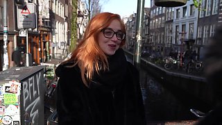 Malicia, 24 years old, cam-girl with various talents... - Jacquie et Michel TV