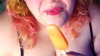 Strawbie popsicle time