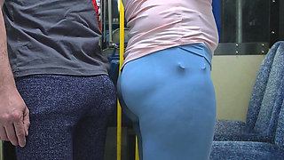 Almost Seen by Bus Driver When Stranger Girl Give Me a Handjob