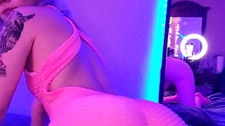 Amateur Webcam Cute Teen Plays Solo with Big Dildo