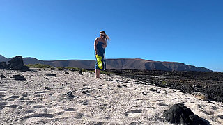 Caught Girl While She Fingering Her Pussy on the Beach