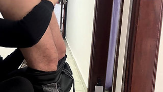 Coworkers Hook up and Have Sex in the Company Hallway