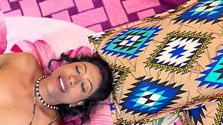 Biwi Ko Bola Apne Boss Ko Pussy Kamsutra Ras Pilane Kaliye Kueki Apna Husband Ka Promotion Confirm