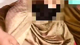 Delhi White Girl Takes Policeman's Entire Cock in Her Big Ass