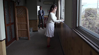 A163f03 as Part of Her Training as Proprietress to Take Over Her Husband's Family Inn, the Stepdaughter-in-law Falls Into an Abn
