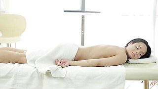 Oiled Back Massage Spray Bottle Spa Table