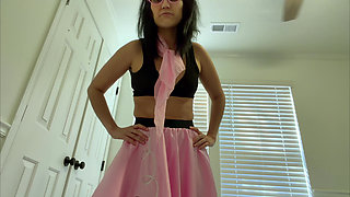 Devyn's Sultry '50s Giantess Fantasy 4K POV Tiny Thrills Awaits!