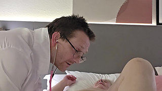 This Dr Visit Got Eating Pussy