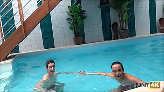 Pool Was The Perfect Place To Pick Up And Penetrate Girl For Cash