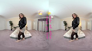 Solo masturbation of a beautiful amateur blonde