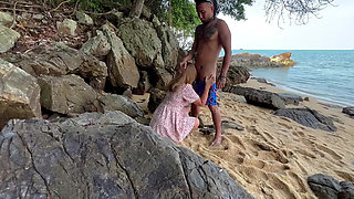 Fucked Polina Who Was Bored on The Beach