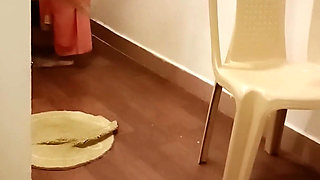 Desi Tamil Wife Renu’s Big Ass & Pussy Teased in Saree Post-hotel - Cuck Films! Indianhotwifex