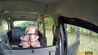Amber Jayne's Wild Passion in Naughty Cab Ride