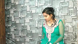 Hot stepmom cheats on her husband and has seex with her stepson