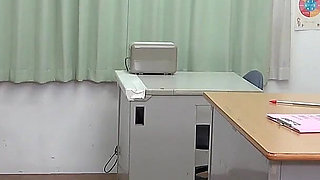 Punishment by Female College Teacher, Facesitting, Stomping on, Thigh-squeezing Male Student Who Doesn't Take Class Seriously