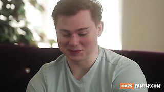 Energetic Alexis Malone and Sophia Locke's kissing sex