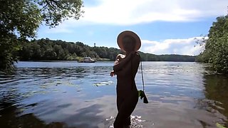 Exhibitionist Blonde Walks on Moscow River Nudist Beach