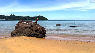 RISKY SEX ON THE BEACH - PASSIONATE KISSES, QUICK BLOWJOB