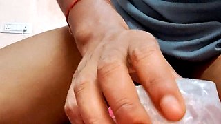 Pussy-smothering, close up piss, urination