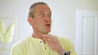 Raunchy vixen Chanel Camryn X-rated clip