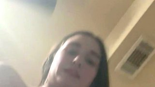 Cute amateur webcam teen girl toying pussy on webcam