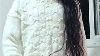 Felicia Standing Masturbation In Sweaters