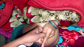 Village Girlfriend Ko New Year Par Ghar Bulaakar Room Me Gand wishes kiya