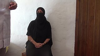 This British Doctor Is Shocked!!! Saudi Arab Granny Shows Her