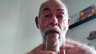 Hairy Muscle Tries Big Dildo