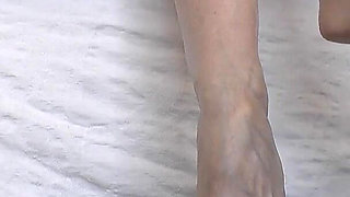 High-heel Goddess Shows off Her Sexy Aqua Mules