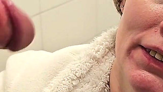 Nikolaus Quicky in a Public Toilet