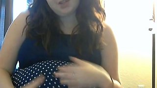Big boob brunette masturbates on webcam