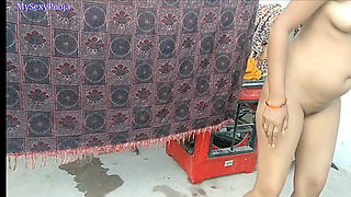 Desi Indian girl Pooja has amazing sex with a big cock. If I'm not satisfied with cock sex, I put a cucumber in my vagina (in Hi