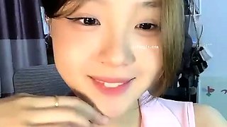 Amateur webcam slut shows tit on cam