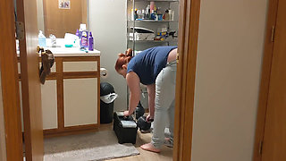 Female plumber's buttcrack