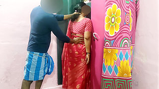 Desi Aunty Screams in Hurt While Having Anal Sex.