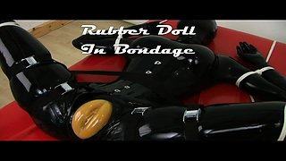 Amateur lalin girl toying her holes