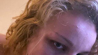 Hot amateur blonde pregnant toying her pussy solo