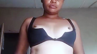 Nigerian Village Girl Getting Squirt on the Live Video