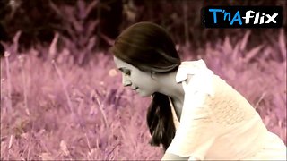 Nai Awada Sapphic Sequence in Sexual Strain: Violetas