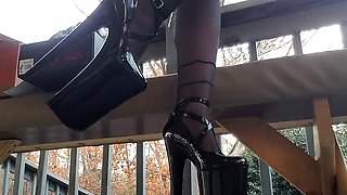 Amateur Foot Fetish Girlfriend Sucks and gives a Footjob