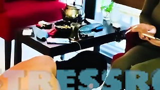 Do Foot Massage for Your Mistress Rola