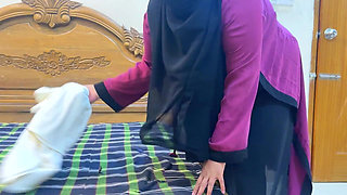 POV: Arab Muslim Maid See Boss's Cock When She Bed Clean Then Hot Maid Give Him Blowjob - Beautiful