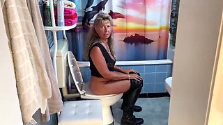 German MILF Petra Wegat Dirty Toilet Talk & Pissing Fetish with Girlfriend SweetSusi