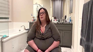 Plump Paradise First Weigh in! (sd-wmv)