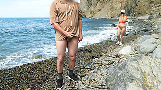 157 Beach Encounter: Sporty Stranger in Seamless Tights Gives BJ and Gets Fucked Hard