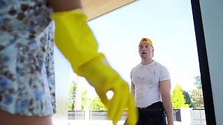 Rimming the Plumber - Emma Hix / Brazzers