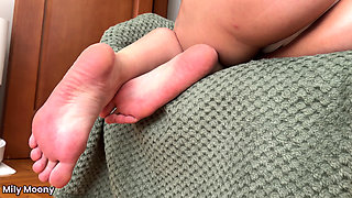 Morning Oiled Flashing with Anal Fingering