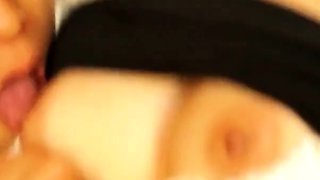 Asitica amateur tiene un orgasmo intenso