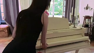 Luth rubs shoulders with three stallions in a Dantesque gang-bang! - Jacquie et Michel TV